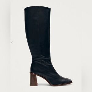 NWT, Alohas EAST BLACK LEATHER BOOTS Size 39. Never worn.